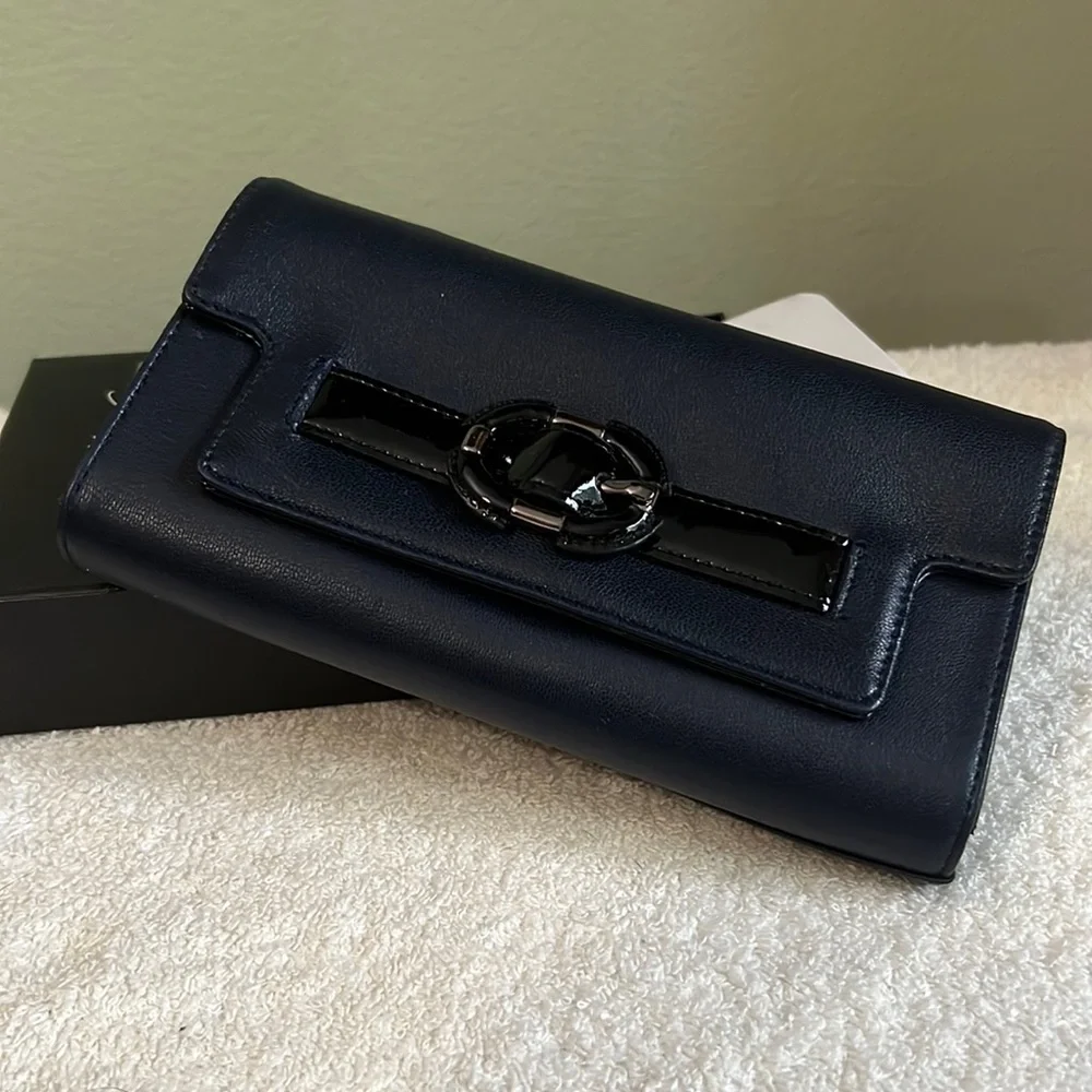 Kenneth Cole Belt Way Wallet In Navy Leather With Black Patent Leather Trim